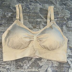 Women’s maternity bra NWOT SMALL pack of 4